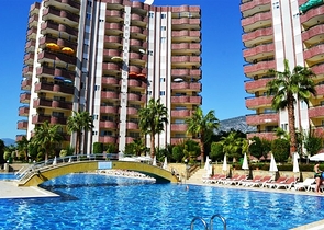 شقة ضمن مجمع سكني فاخر في ماهموت لار 