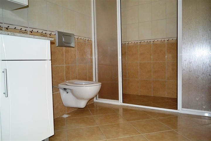 فيلا واسعة بسعر منخفض في قلب ألانيا