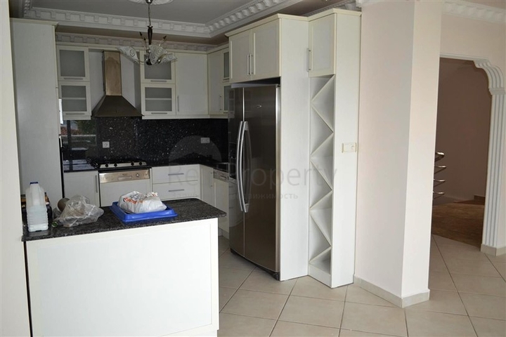 فيلا واسعة بسعر منخفض في قلب ألانيا