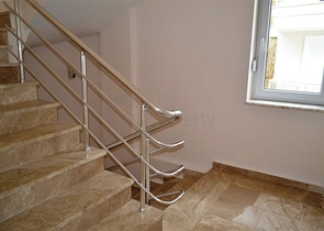 فيلا واسعة بسعر منخفض في قلب ألانيا