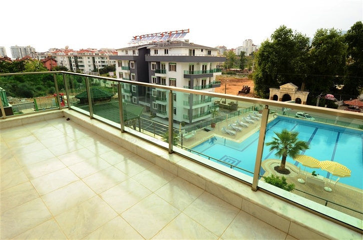 بينت هاوس باطلالة خلابة في كاستيل /ألانيا