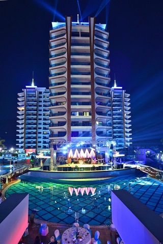 شقق ودوبلكس - ضمن مجمع عائلي فاخر - في مهموتلار / الانيا 