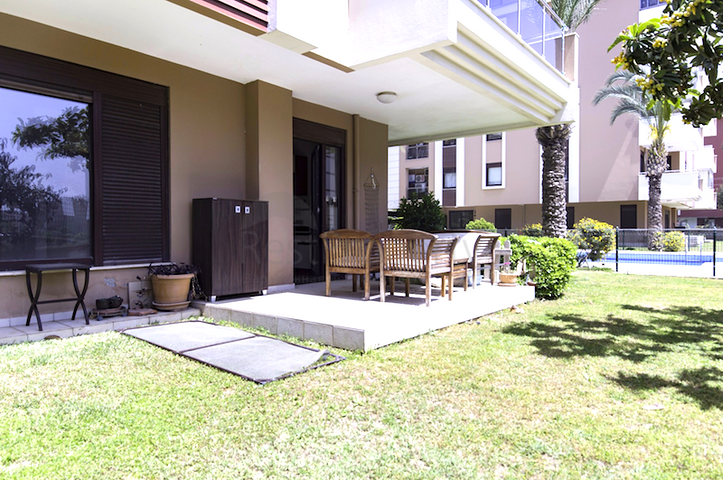 شقة بتخطيط 2+1 في حي كالجان من منطقة لارا – أنطاليا