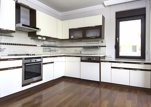 شقة بتخطيط 2+1 في حي كالجان من منطقة لارا – أنطاليا