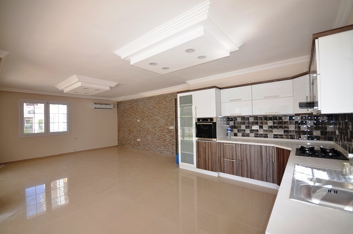 فيلا بتخطيط 6+1 بسعر مغري في منطقة فتحية