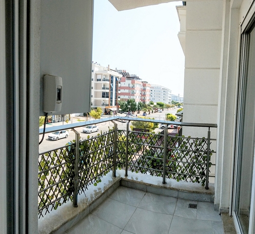 شقة مفروشة في حي ليمان من منطقة كونيالتي – أنطاليا