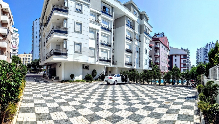 شقة مفروشة في حي ليمان من منطقة كونيالتي – أنطاليا