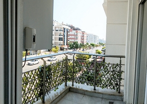 شقة مفروشة في حي ليمان من منطقة كونيالتي – أنطاليا