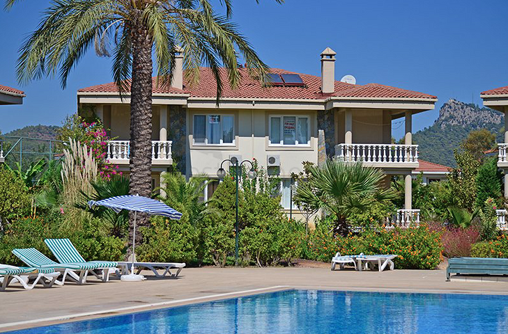 فيلا مفروشة بتخطيط 3+1 في منطقة كيمير – أنطاليا