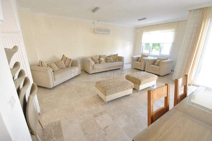 فيلا مفروشة بتخطيط 3+1 في منطقة كيمير – أنطاليا