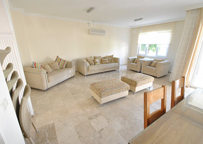 فيلا مفروشة بتخطيط 3+1 في منطقة كيمير – أنطاليا