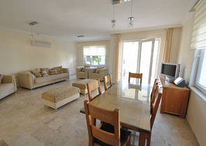 فيلا مفروشة بتخطيط 3+1 في منطقة كيمير – أنطاليا