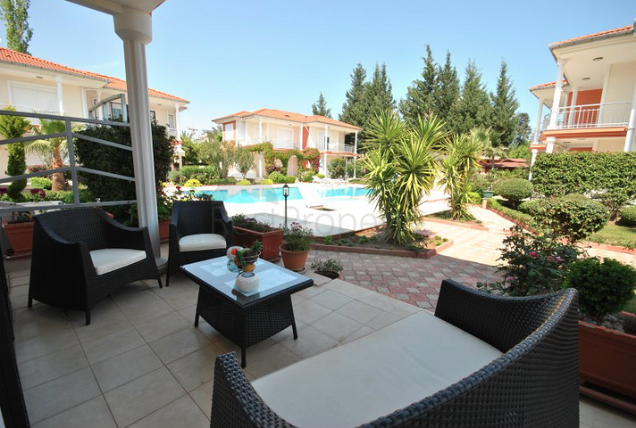 فيلا بتخطيط 3+1 على بعد 900 متر عن شاطئ البحر في منطقة كيمير – أنطاليا