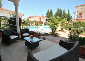 فيلا بتخطيط 3+1 على بعد 900 متر عن شاطئ البحر في منطقة كيمير – أنطاليا