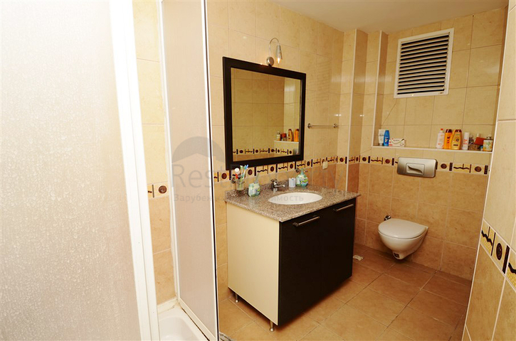 شقة واسعة على مسافة قريبة من البحر في منطقة توسمور – ألانيا