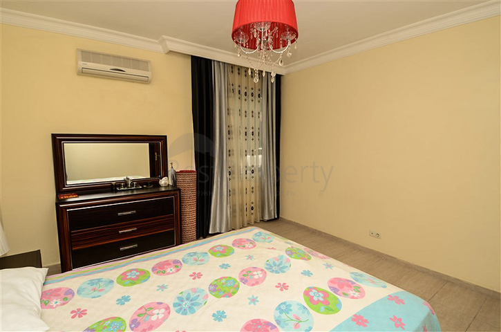 شقة واسعة على مسافة قريبة من البحر في منطقة توسمور – ألانيا