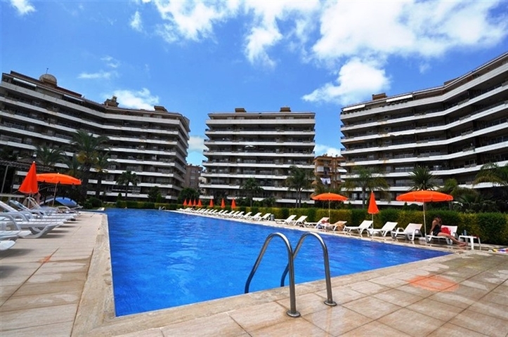 شقة واسعة على مسافة قريبة من البحر في منطقة توسمور – ألانيا