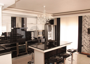 شقة مفروشة فاخرة بإطلالة بحرية وجبلية ساحرة في مدينة انطاليا