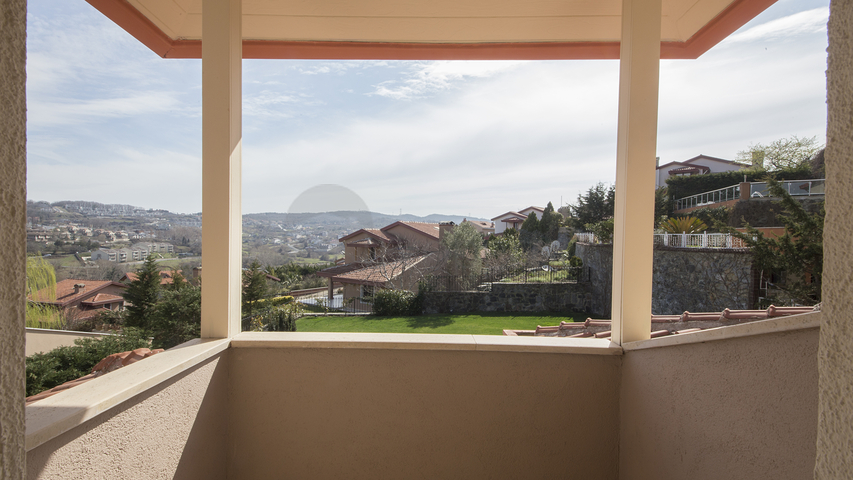                         فيلا فخمة مستقلة في سارير