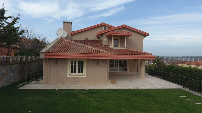                         فيلا فخمة مستقلة في سارير