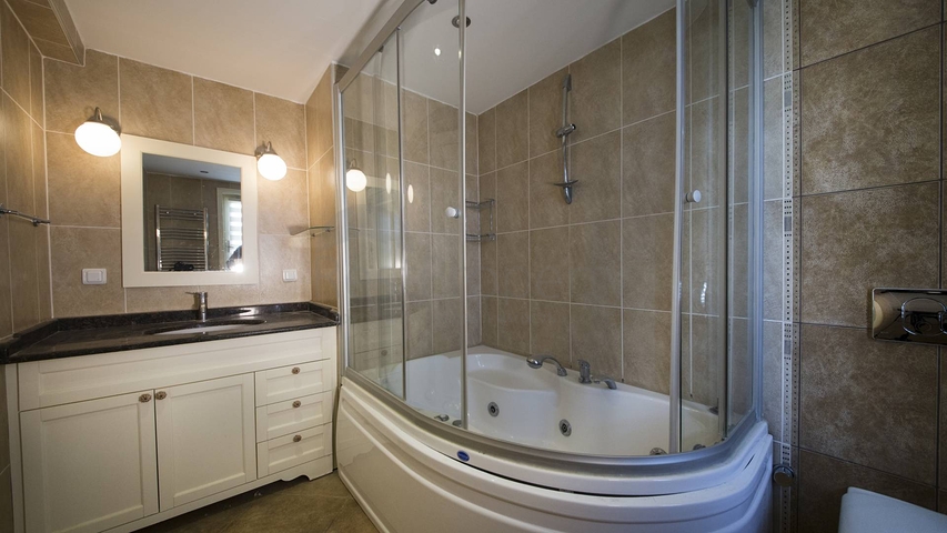                         فيلا فخمة مستقلة في سارير