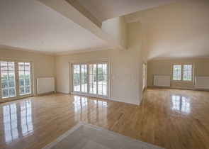                         فيلا فخمة مستقلة في سارير