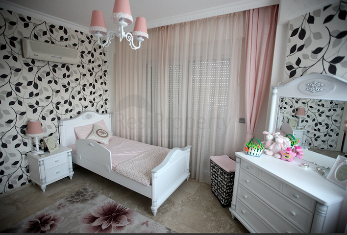 فيلا مفروشة بتخطيط 4+1 في منطقة بيليك