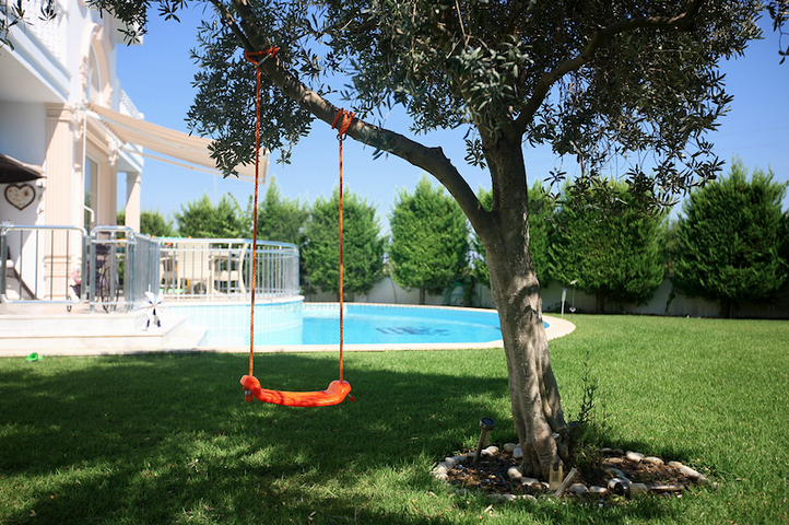 فيلا مفروشة بتخطيط 4+1 في منطقة بيليك