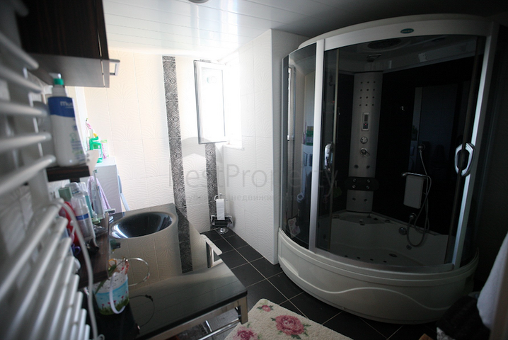 فيلا مفروشة بتخطيط 4+1 في منطقة بيليك