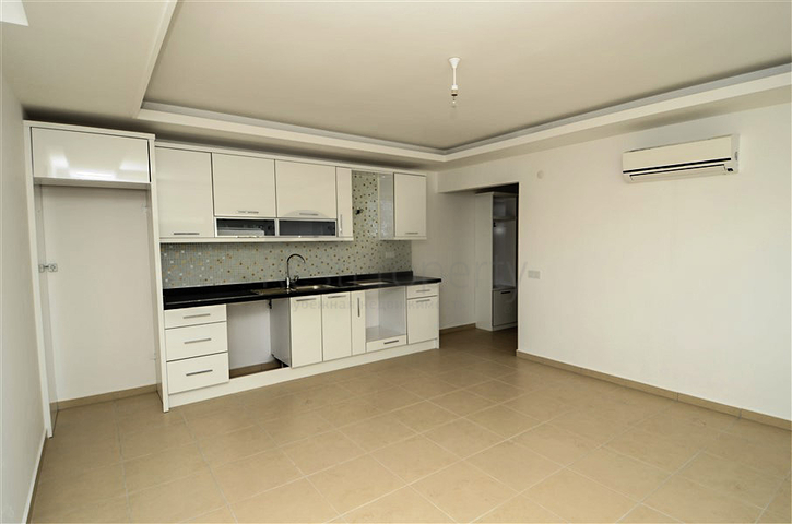 شقة بتخطيط 1+1 ضمن مجمع فاخر في منطقة أفسلار – ألانيا