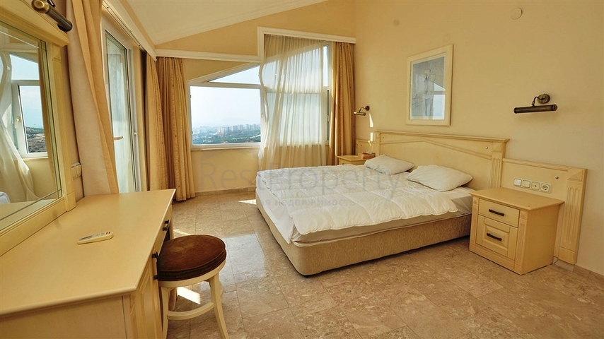 فيلا مفروشة بإطلالات خلابة وساحرة في منطقة كارجي جاك – ألانيا