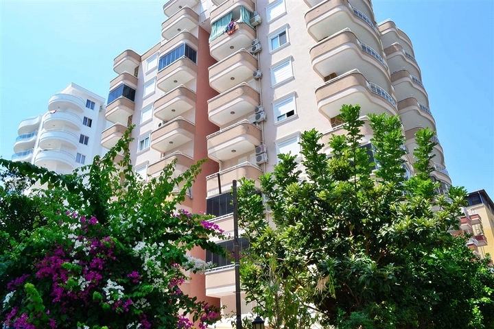 شقة واسعة ومشرقة في منطقة محمودلار – ألانيا