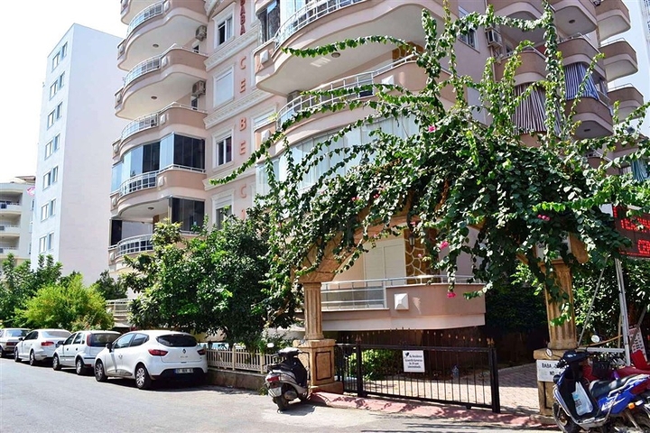 شقة واسعة ومشرقة في منطقة محمودلار – ألانيا