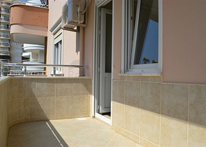 شقة واسعة ومشرقة في منطقة محمودلار – ألانيا