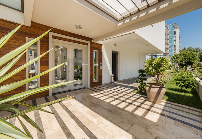 شقة بنتهاوس مفروشة فاخرة في منطقة لارا – أنطاليا