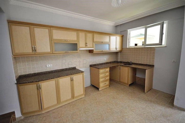 بنتهاوس بإطلالة بحرية مميزة في منطقة ديمرتاش – ألانيا