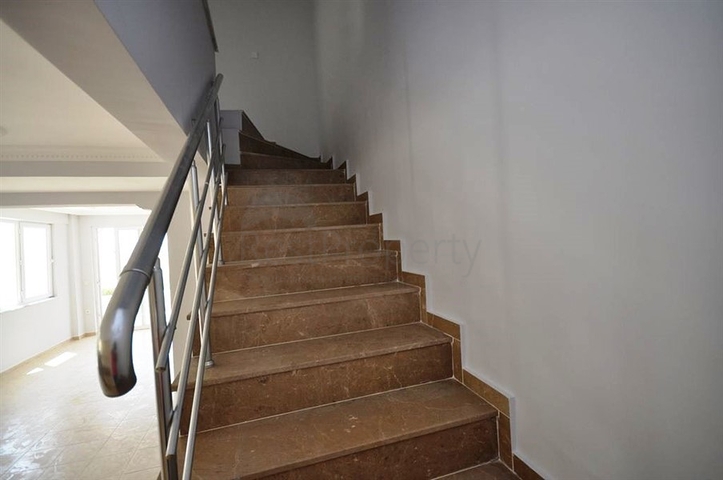 بنتهاوس بإطلالة بحرية مميزة في منطقة ديمرتاش – ألانيا