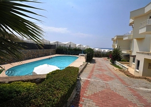 بنتهاوس بإطلالة بحرية مميزة في منطقة ديمرتاش – ألانيا