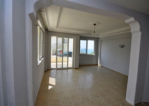 بنتهاوس بإطلالة بحرية مميزة في منطقة ديمرتاش – ألانيا