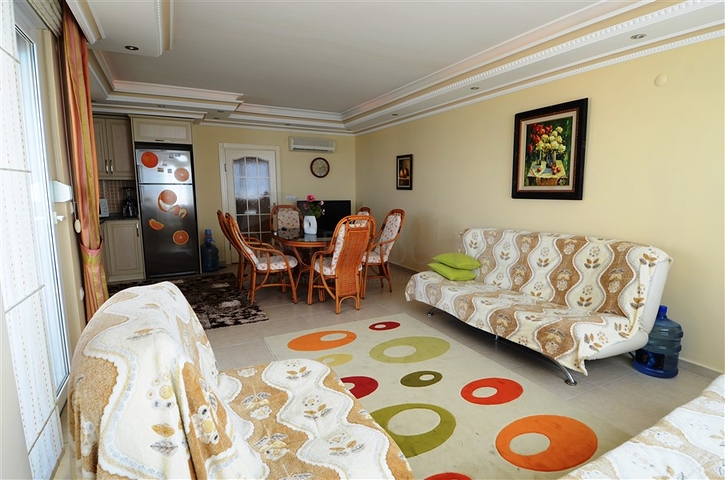 شقة مفروشة على الخط الأول من البحر بإطلالة ساحرة لاتوصف في منطقة محمودلار – ألانيا