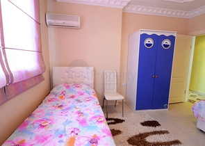 شقة مفروشة على الخط الأول من البحر بإطلالة ساحرة لاتوصف في منطقة محمودلار – ألانيا