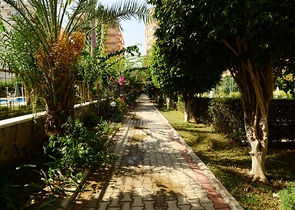 شقة مفروشة على الخط الأول من البحر بإطلالة ساحرة لاتوصف في منطقة محمودلار – ألانيا