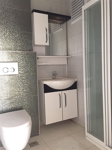 شقة بتخطيط 2+1 بسعر مناسب في منطقة محمودلار – ألانيا