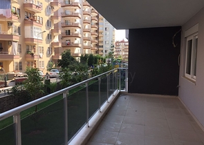 شقة بتخطيط 2+1 بسعر مناسب في منطقة محمودلار – ألانيا