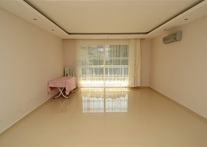 شقة بتخطيط 1+1 في منطقة توسمور – ألانيا