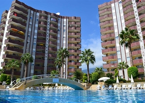 شقة بغرفتي نوم ضمن مجمع حديث في منطقة محمودلار – ألانيا