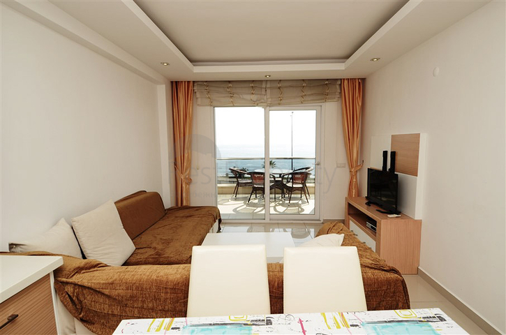 شقة مفروشة بإطلالة مباشرة على البحر في منطقة كاستل – ألانيا