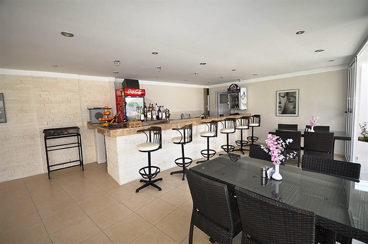 شقة مفروشة بإطلالة مباشرة على البحر في منطقة كاستل – ألانيا