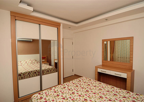 شقة مفروشة بإطلالة مباشرة على البحر في منطقة كاستل – ألانيا