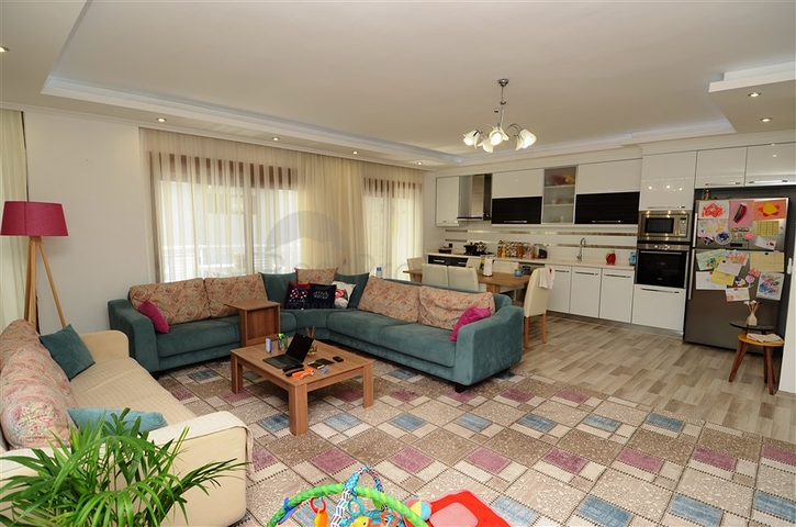 شقة واسعة مفروشة في منطقة كاستل – ألانيا